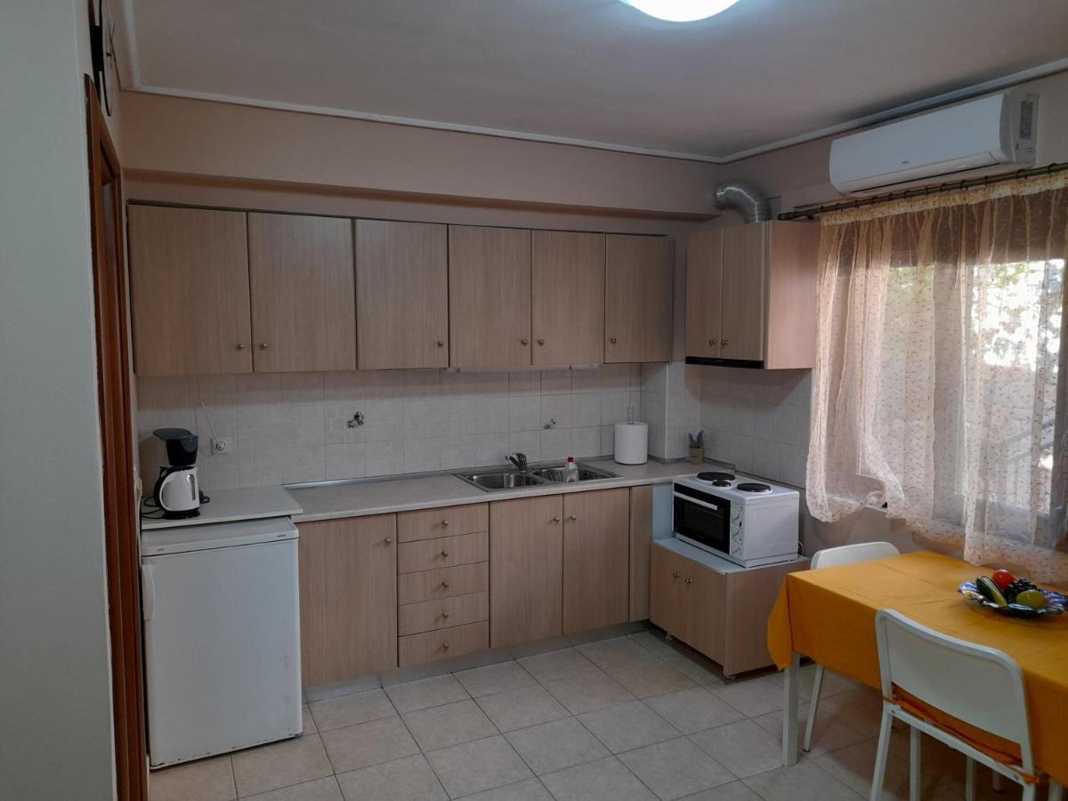 Nikos Studio Kalyves Luaran gambar